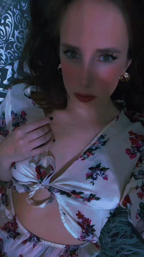 I’d say my tits are my best asset, would you agree? : video clip