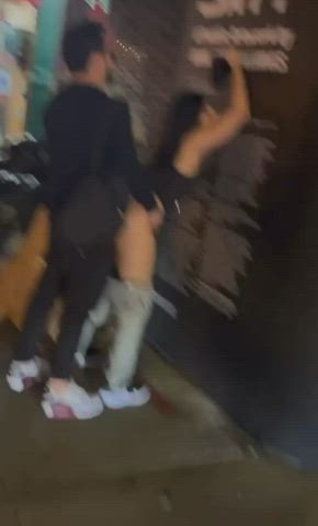 When you and your bud can’t wait to get back to the hotel for the goon session : video clip