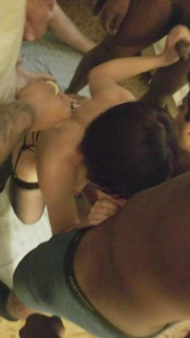 I'm that girl who sucks you and all your friends cocks on the first date ;) : video clip