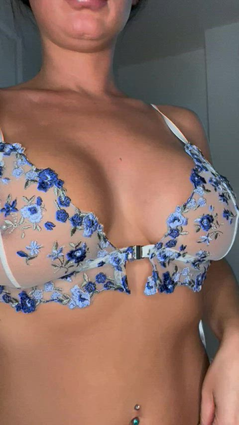 Big boobs make you gooned? : video clip