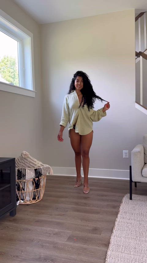 Working hard to suck his cum out : video clip