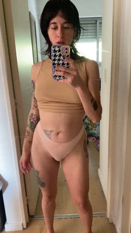 Lick or smell... : video clip