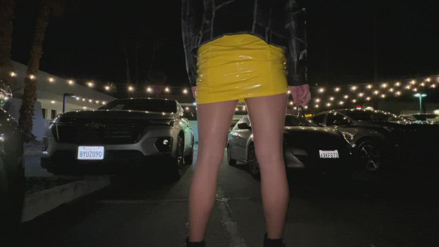 She cant play without one of them up there : video clip