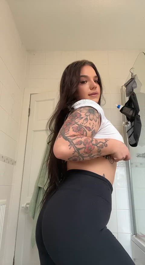 Are my thighs thick enough for you to creampie a petite girl like me : video clip