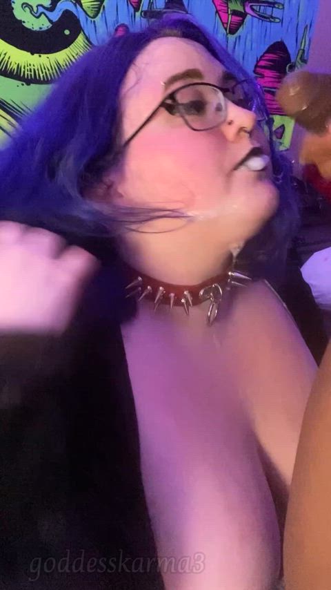 My cuck boyfriend loves watching me get covered in a huge load : video clip