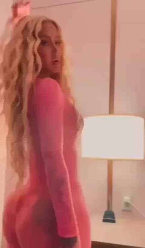 Iggy Azalea ass clapping, can't stop gooning : video clip