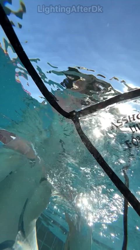 Vertical pool party slut PMV : video clip