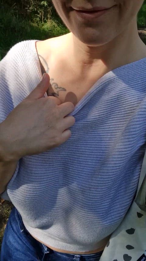 tits are ruling the world : video clip