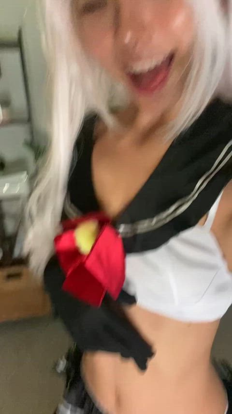 I'm small but I'm sure to make you remember me. : video clip