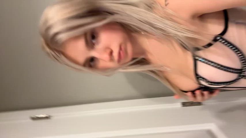 juicy ass or sweet tits : video clip