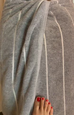 Can I have some of that babe? : video clip