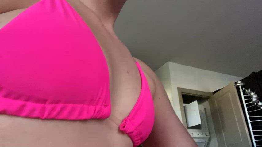 Pink Bikini BlowJob : video clip