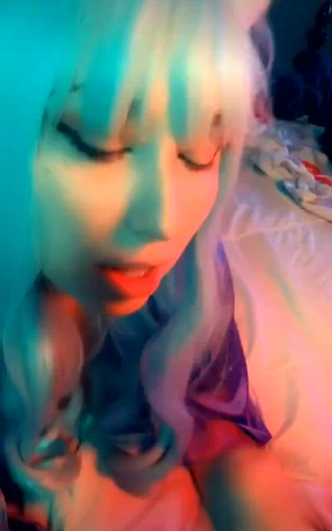 Crucial facial : video clip