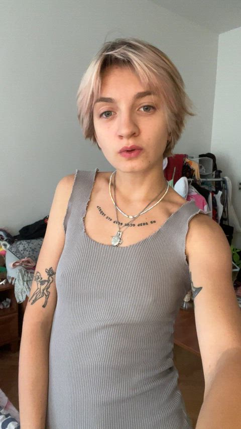 Tiny tits are ruling the world : video clip