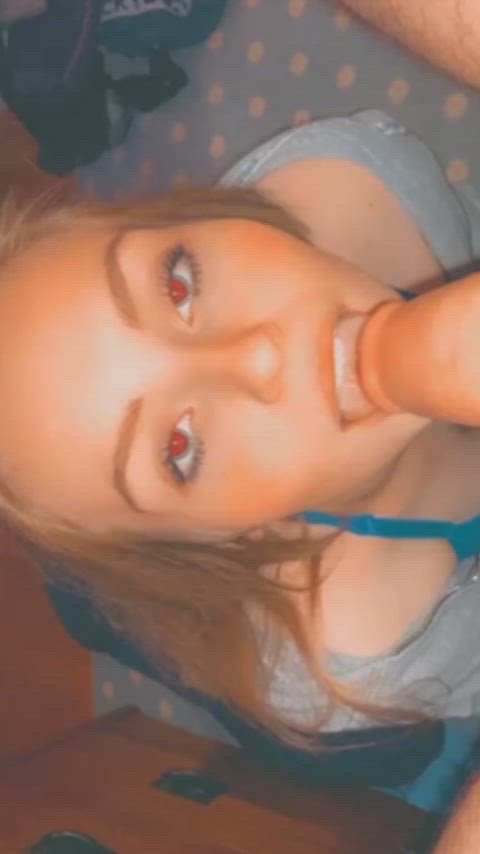 Tell me your cock size and I'll tell you if I'd suck it or not : video clip