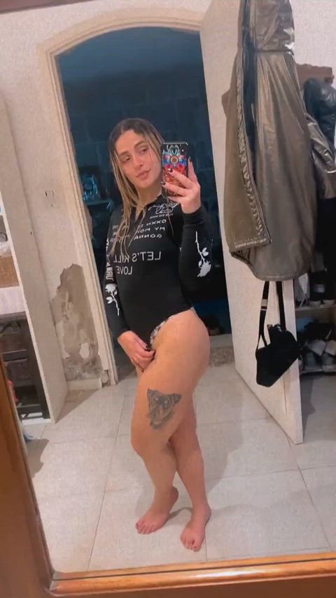 Who wants to be my new fuck buddy : video clip