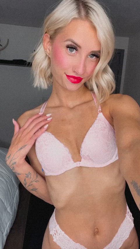 Can't decide if I'm cute enough to wear such a cute set : video clip