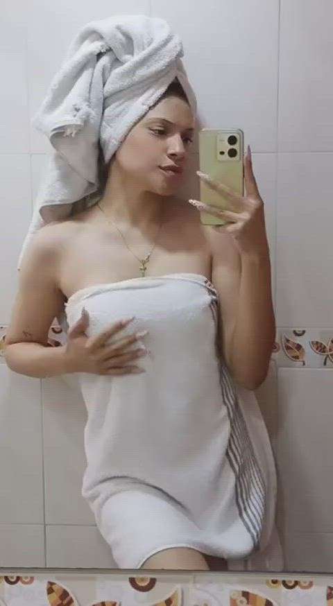 I'm so hot will you play with me? my snapchat thedivi3 : video clip