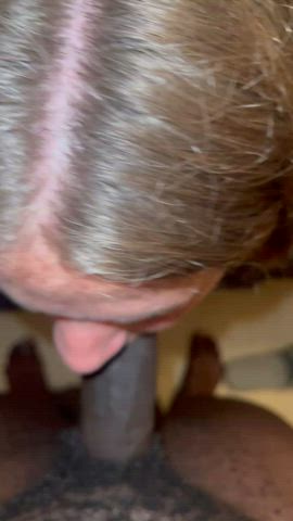 Snowbunny doing her job [OC] : video clip