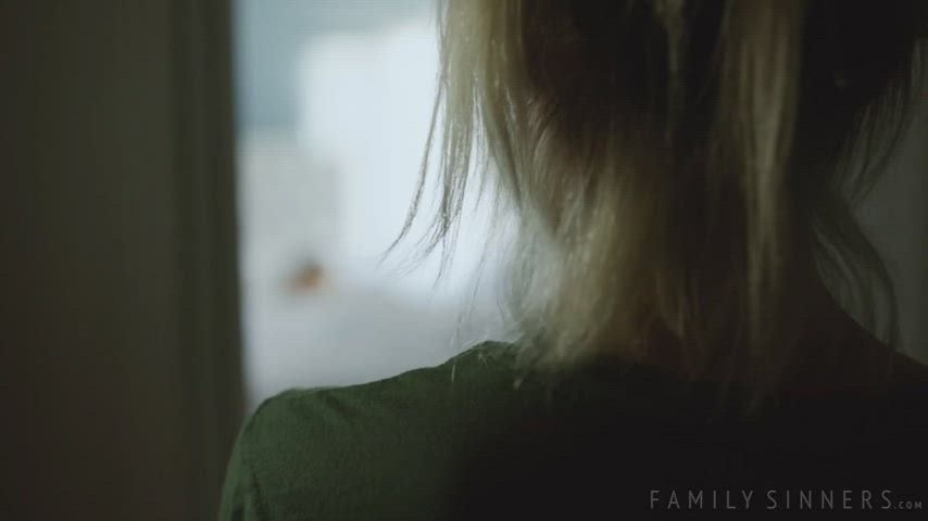 Home From College, Jessie Saint : video clip