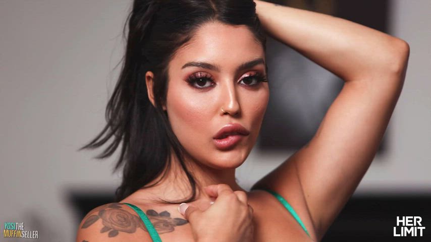 Treating Vanessa Sky like the perfect slut she is : video clip