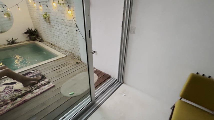 Giving a blowjob makes me wet 💦 : video clip