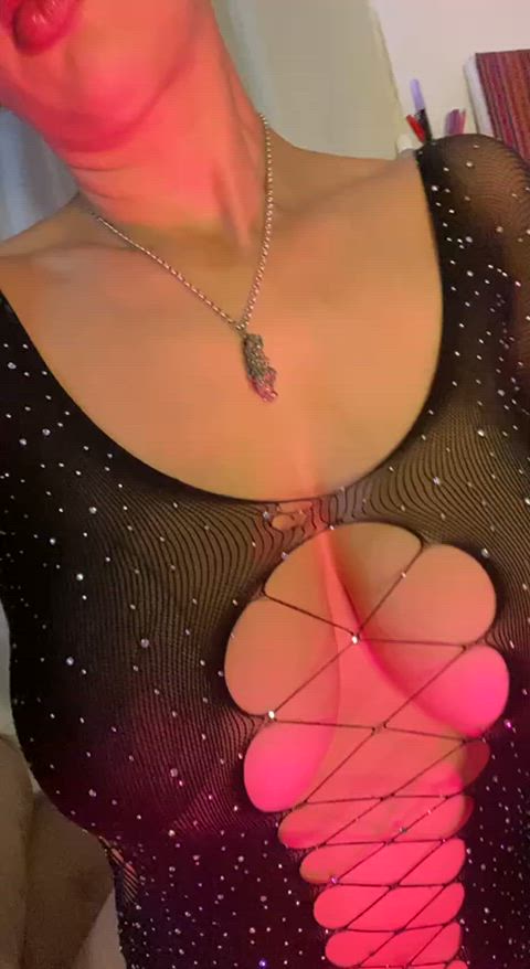 In the mood for a tit-job : video clip