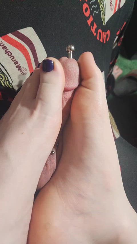 My feet are always on My Creature, sometimes i just play 😜 : video clip