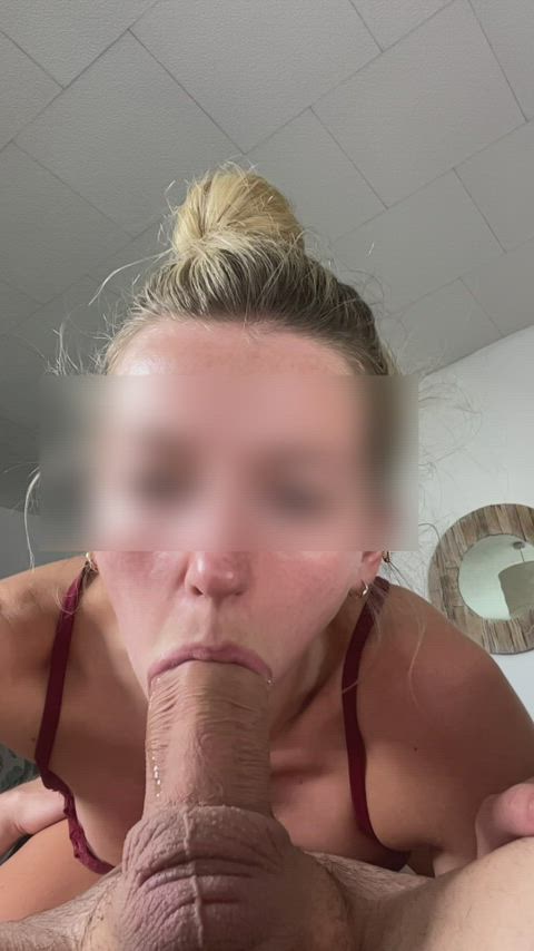 Smoking hot blowjob : video clip