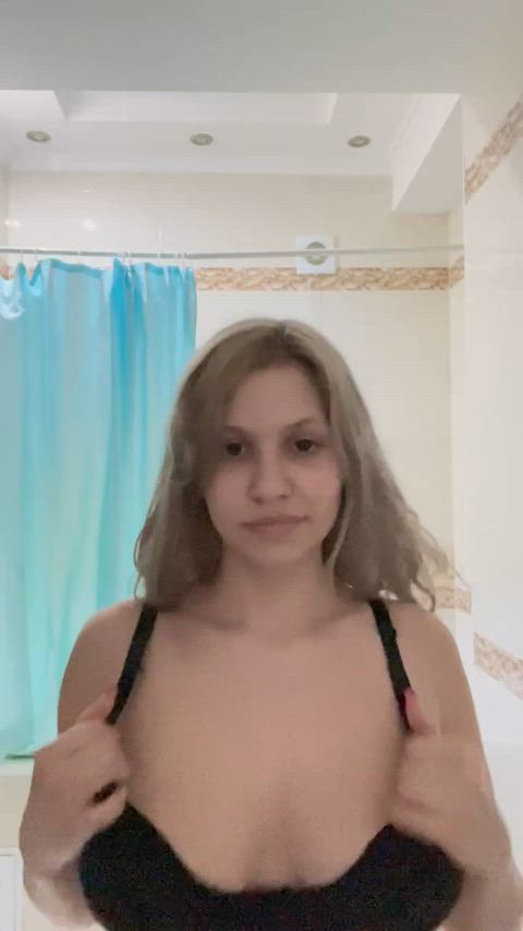 Say yes if you can fuck me several times a day : video clip