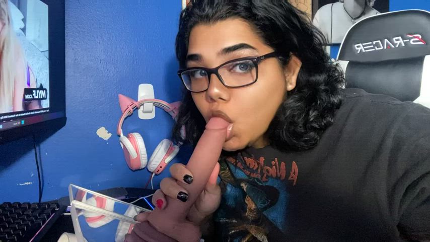 Hoped you dreamed about my lips giving you a bj babe hehehe : video clip