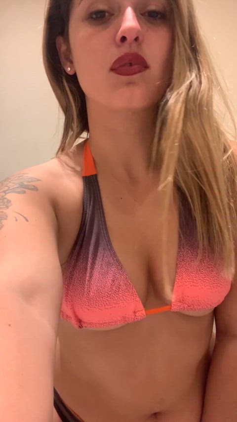 This tits are ready for some lovin’ : video clip