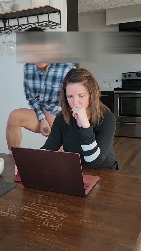 Amateur gets her mouth free used : video clip