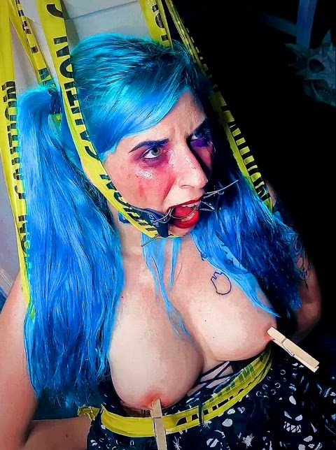 Begging to suck Royjack's cock : video clip