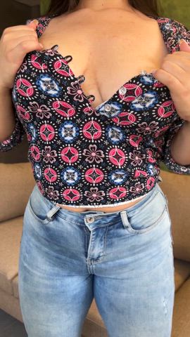 Two words about my boobies : video clip