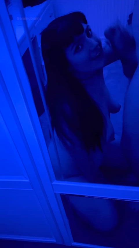 This handjob definitely had a happy ending : video clip