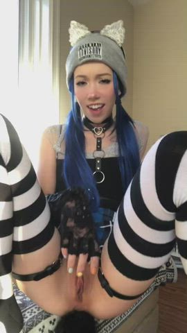 Melt your brain gooning to tongues : video clip