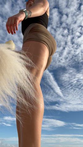 I draw a lot of attention on my daily walks : video clip