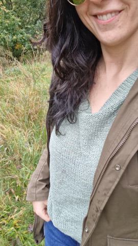 a visual description- MILF : video clip