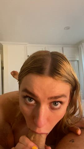 Pushing his cock down my throat : video clip