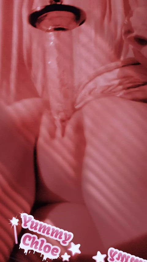 Gently trying out a new dildo. It's thick for me.. (5cm) : video clip