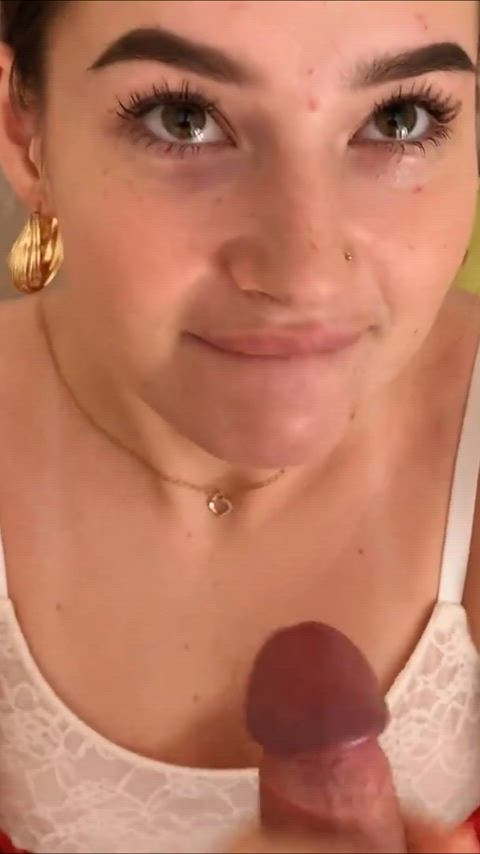 Cute Girl Makes Him Cum So Good : video clip