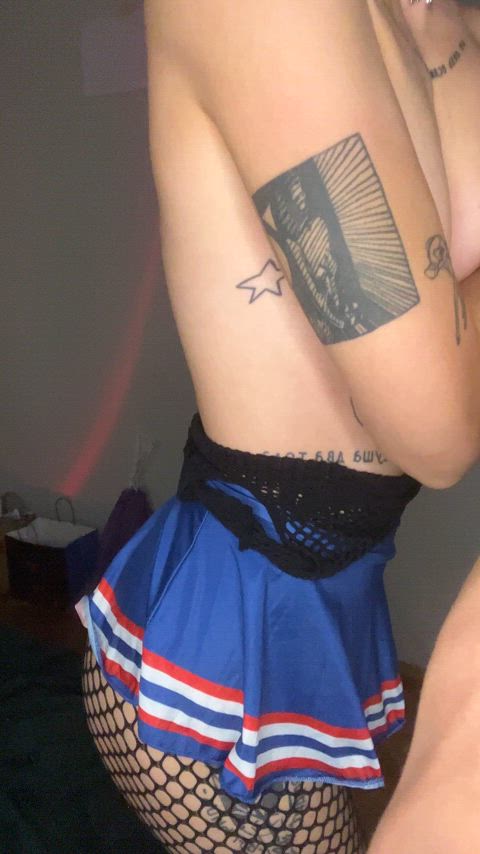 I hope you like tiny girls : video clip