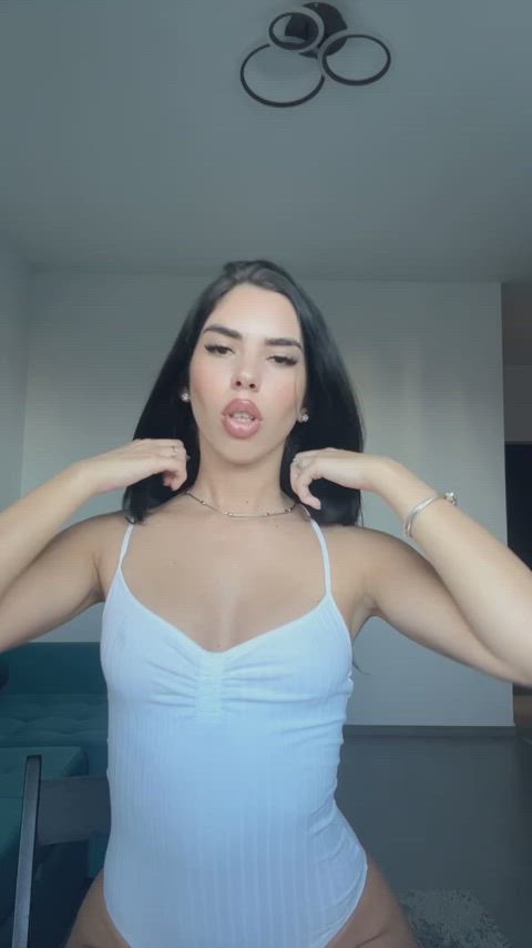 I am just 22 yo, but I bet you won't last more than 2 minutes with me! : video clip