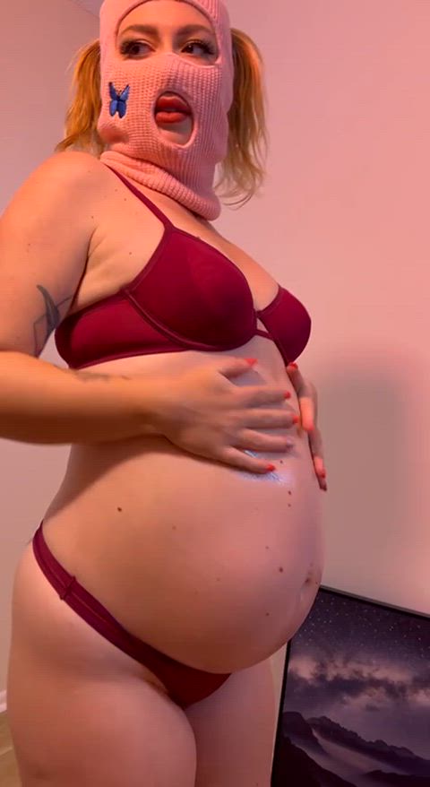 Something about this bump gets me feeling extra naughty : video clip