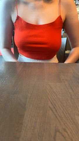 I love flashing my tits on the first date : video clip