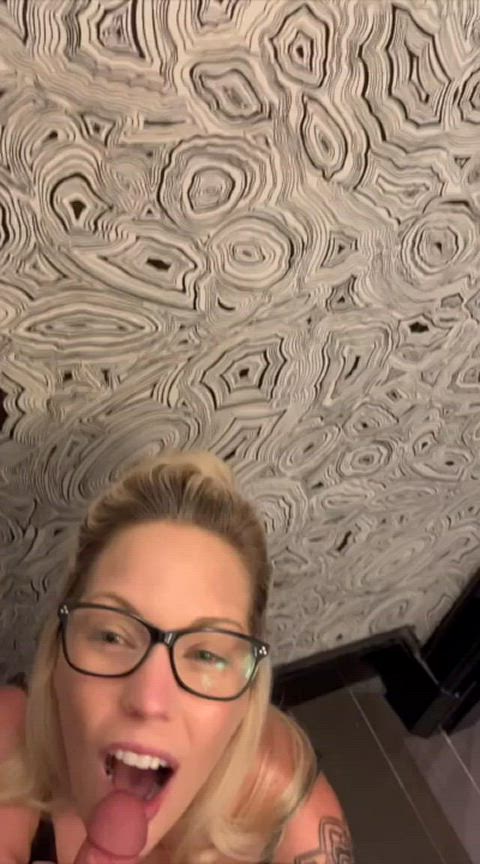 Made him cum on my face in the dressing room then happily wore it around the mall : video clip