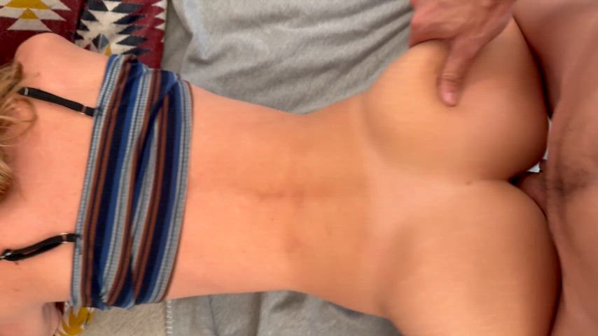 Taking his big dick like a good girl : video clip