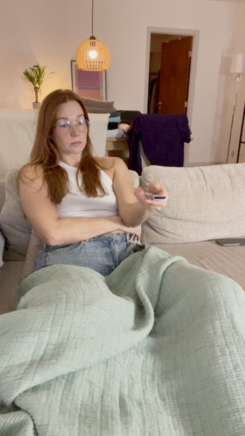 He knows id much rather suck dick than watch tv : video clip