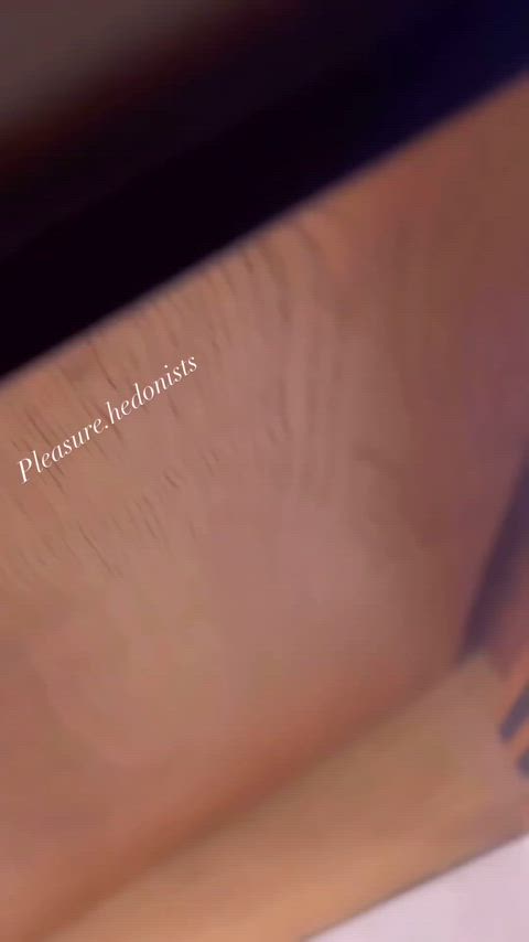 I get home and hubby is getting a blowjob, so i join in : video clip